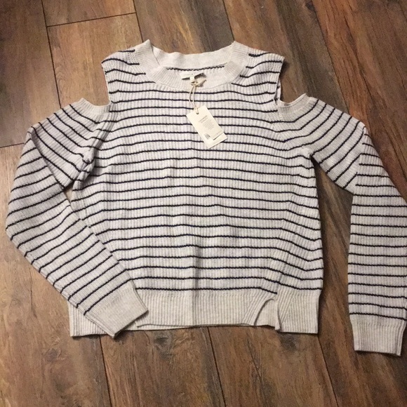 Lucky Brand Tops - Lucky Brand! Don’t buy!
